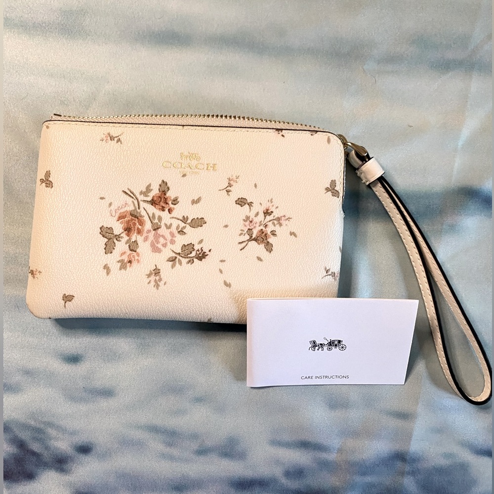 Coach Wristlet. Brand new